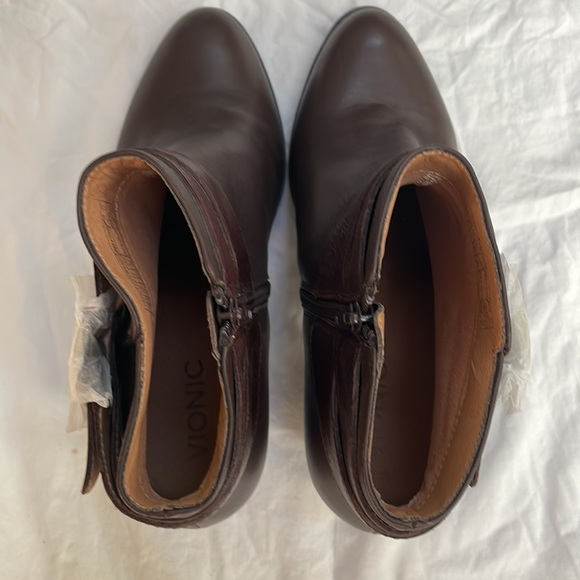 Vionic Booties - Picture 4 of 5